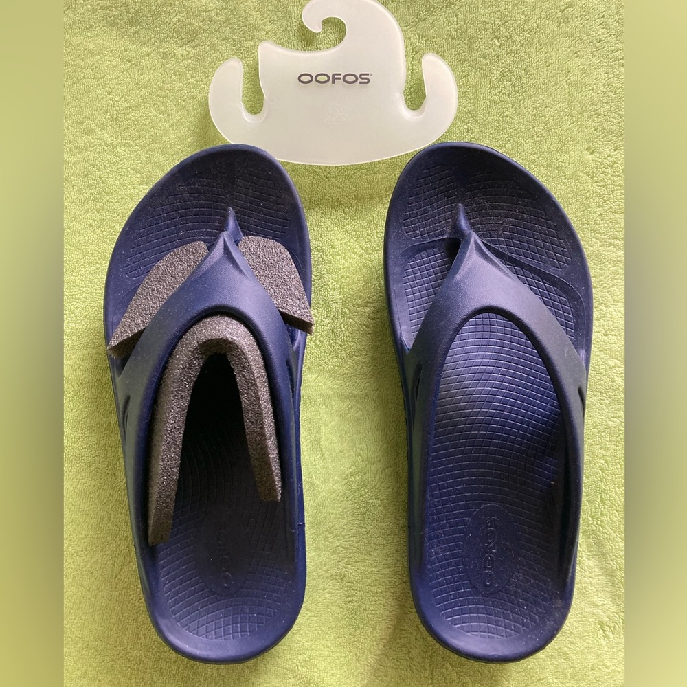 Oofos flip flops